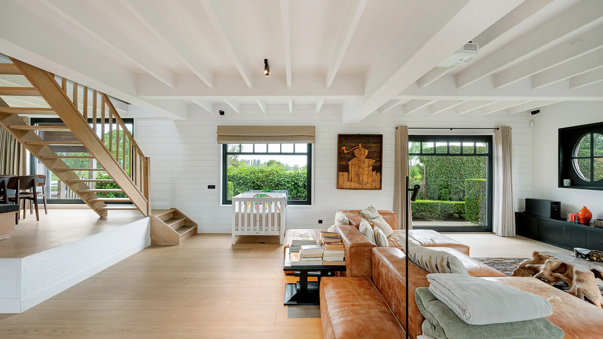 Exclusieve villa met zwembad en panoramisch polderzicht foto 6