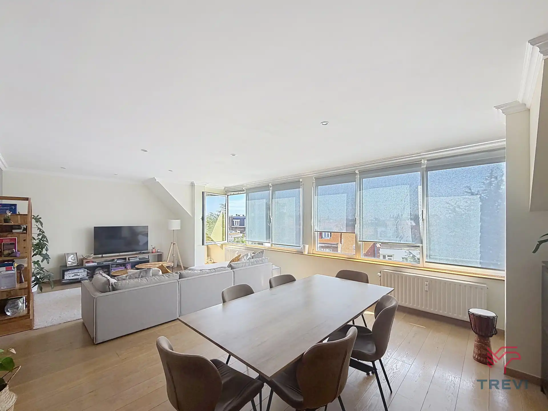 Mooi appartement met 2 slaapkamers + studeerkamer foto 3