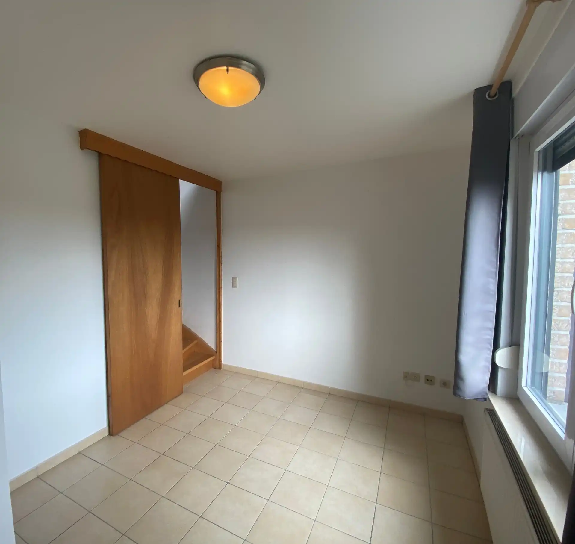 Ruime en lichtrijke woning met aangename west-geörienteerde tuin, gelegen in een rustige en doodlopende straat op wandelafstand van het centrum van Kortenberg. foto 17