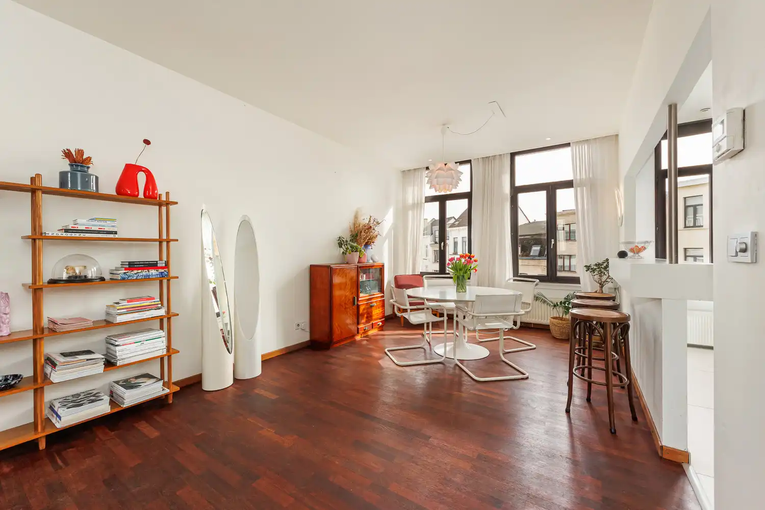 Instapklaar duplex-appartement op toplocatie aan den Bell op het Zuid te Antwerpen foto 3