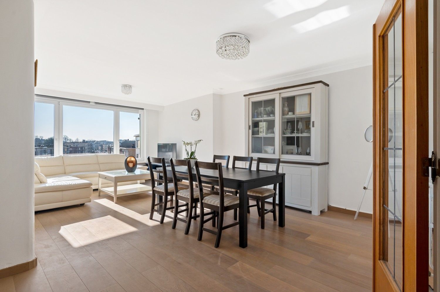 Instapklaar appartement met 2 slaapkamers en terras in Deurne! foto 5