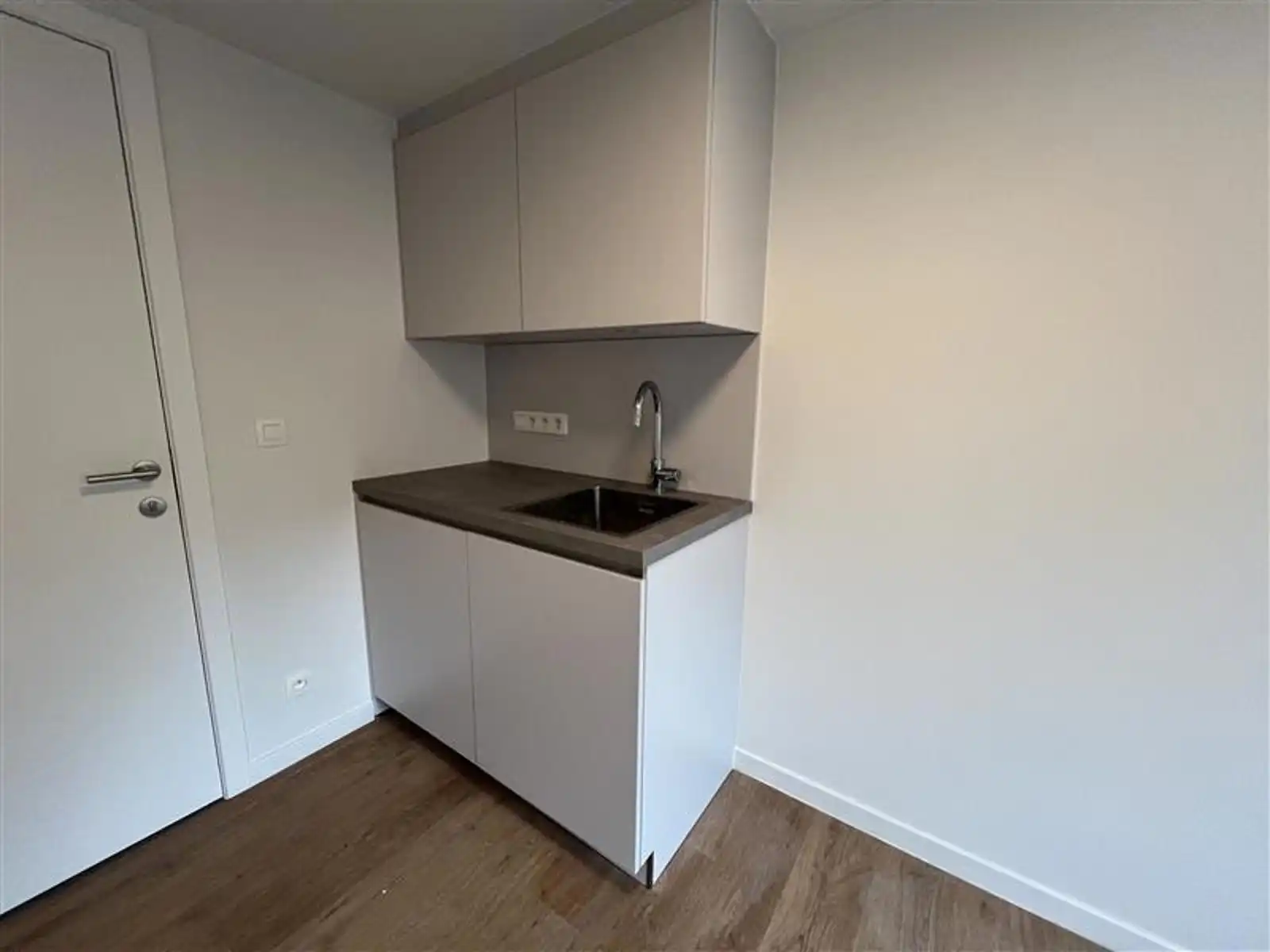 Gerenoveerd kantoor te huur in hartje Leuven foto 4