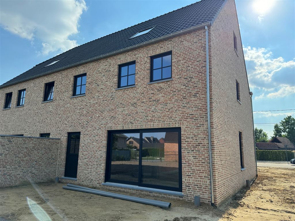 Half vrijstaande woning in pastorijstijl foto 4