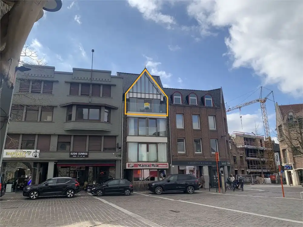 Appartement met mooie ligging op de markt van Torhout foto 18