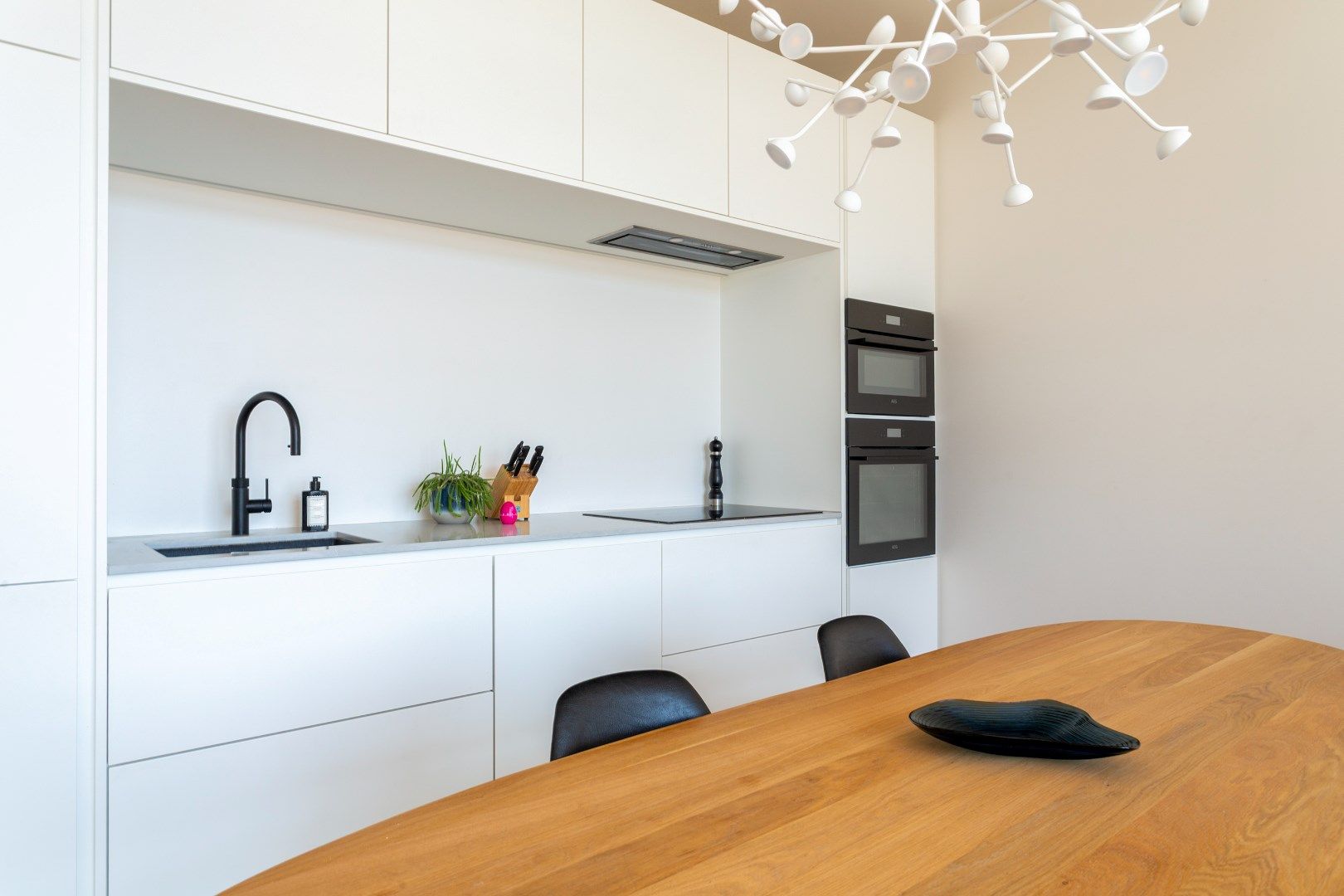 Moderne penthouse met drie slaapkamers en zonnig terras in hartje Zurenborg – Antwerpen foto 14