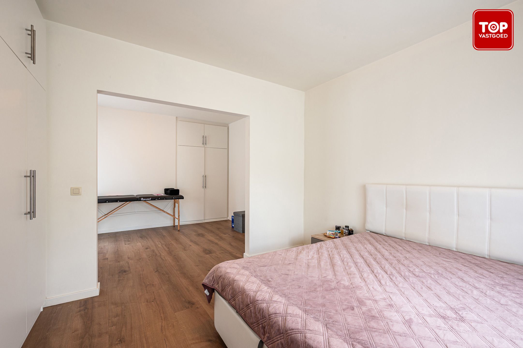 Alleenstaande woning met 3 slaapkamers, 2 badkamers en inpandige garage  foto 15