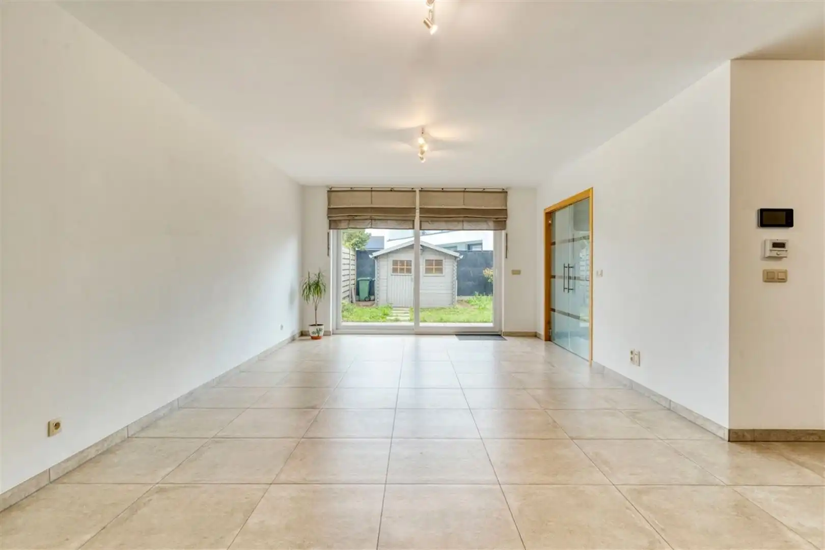 Uitzonderlijk ruime en toekomstgerichte woning met een indrukwekkende 358m² bewoonbare opp. EPC-label A. Residentiële woonwijk met winkels, scholen, horeca en andere voorzieningen vlakbij. foto 8