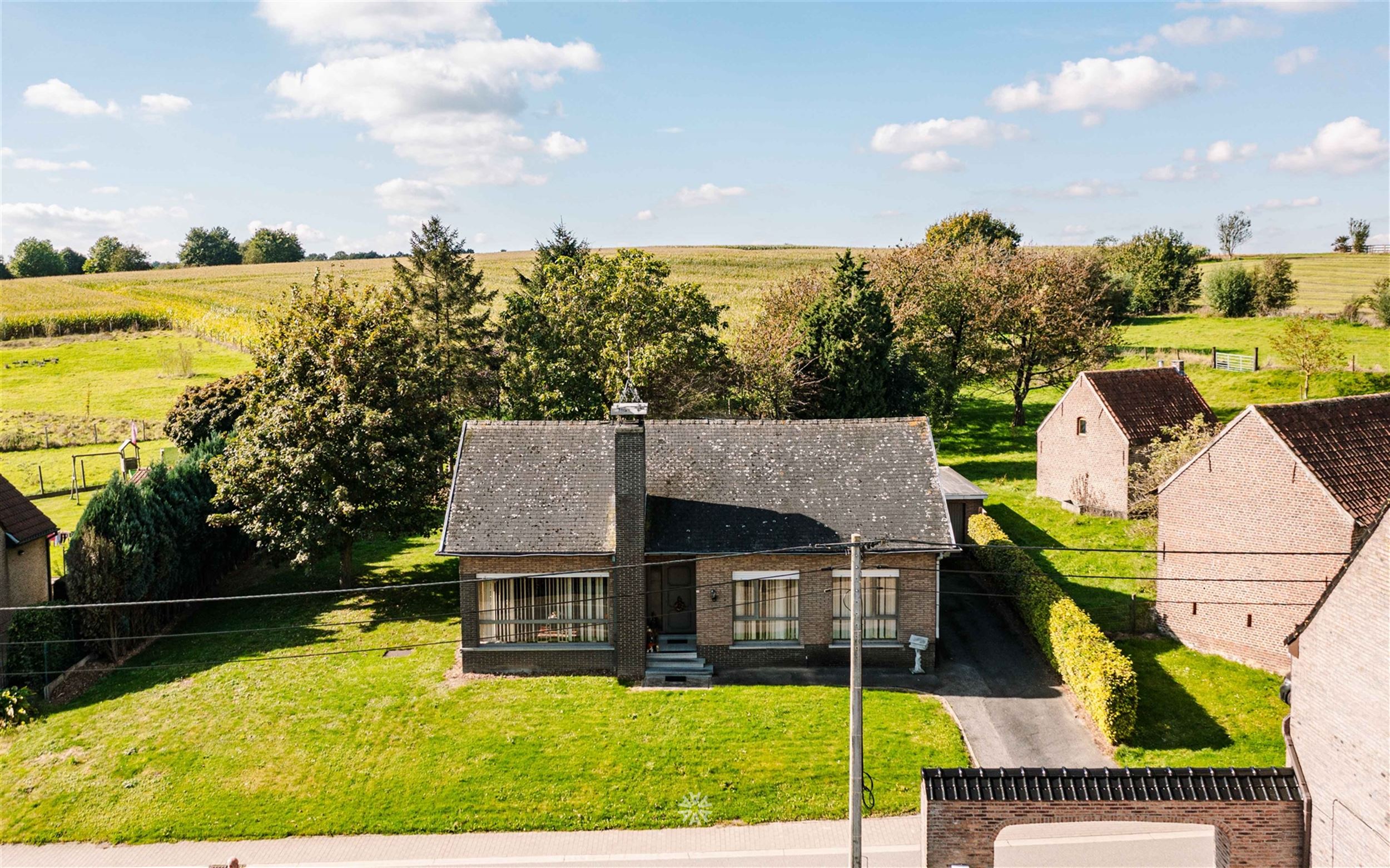 Te renoveren gelijkvloerse woning in het pittoreske Rozebeke foto 5