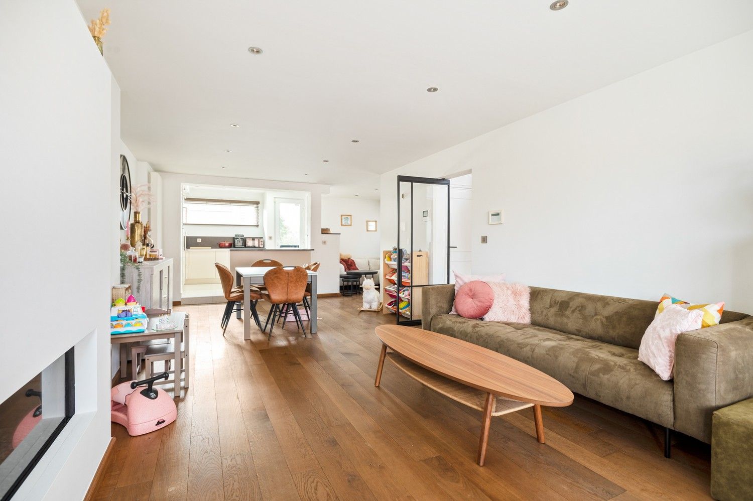 Huis met 3 slaapkamers, studio en tuin te Borsbeek! foto 3