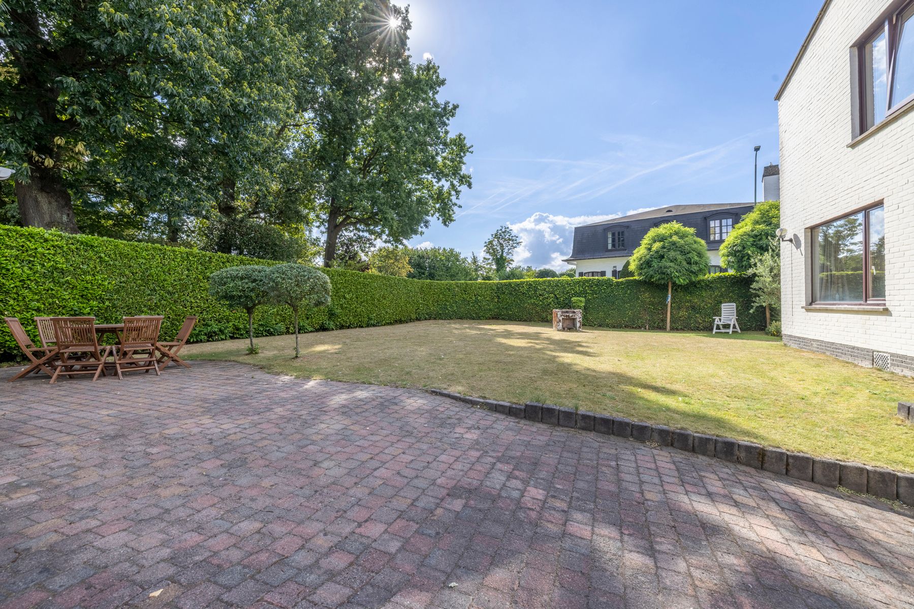 Villa met 4 slaapkamers, grote tuin en garage te koop! foto 22