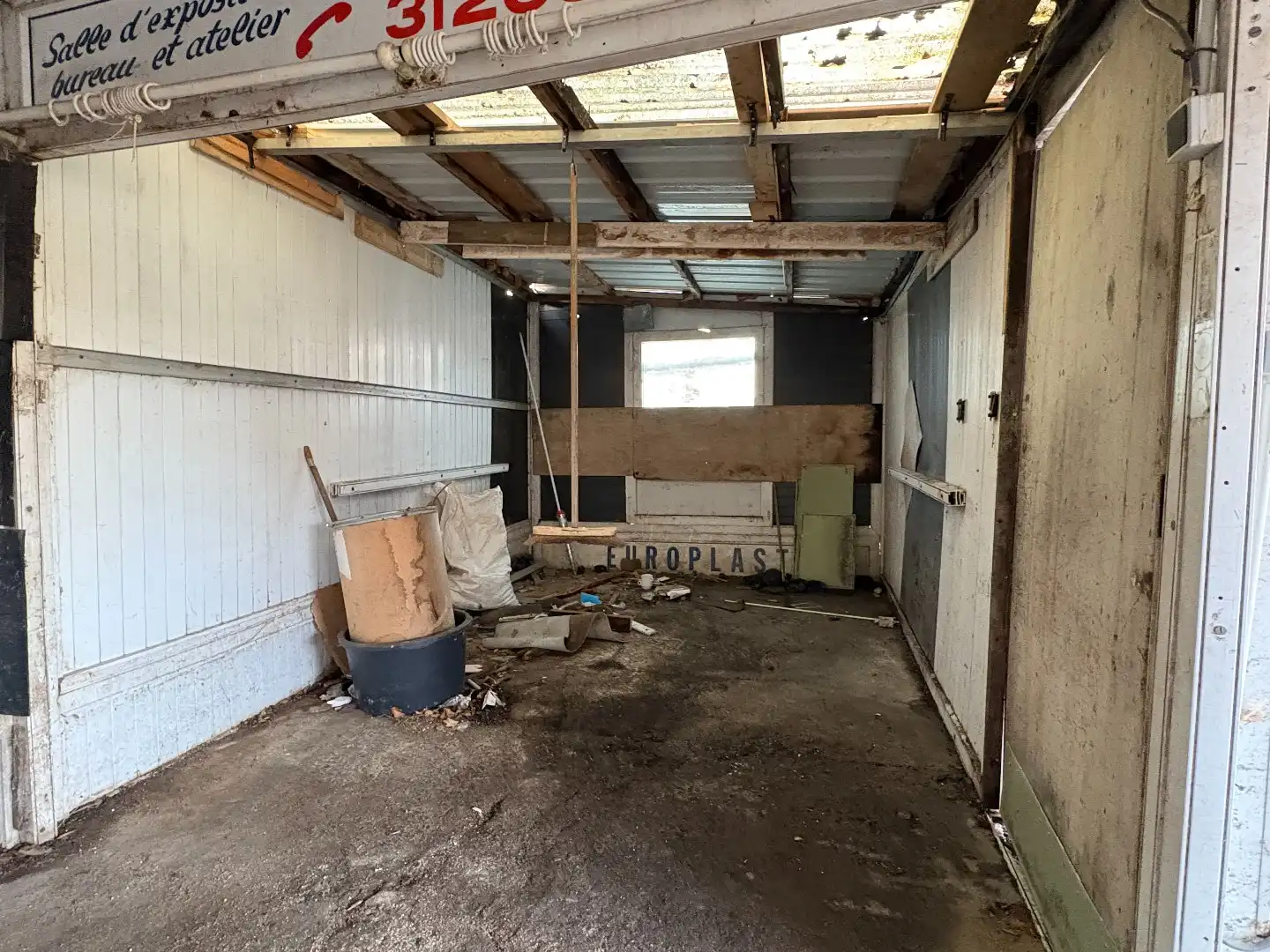 Gelijkvloerse woning op 537 m² met oprit, garage en 5 kamers foto 16