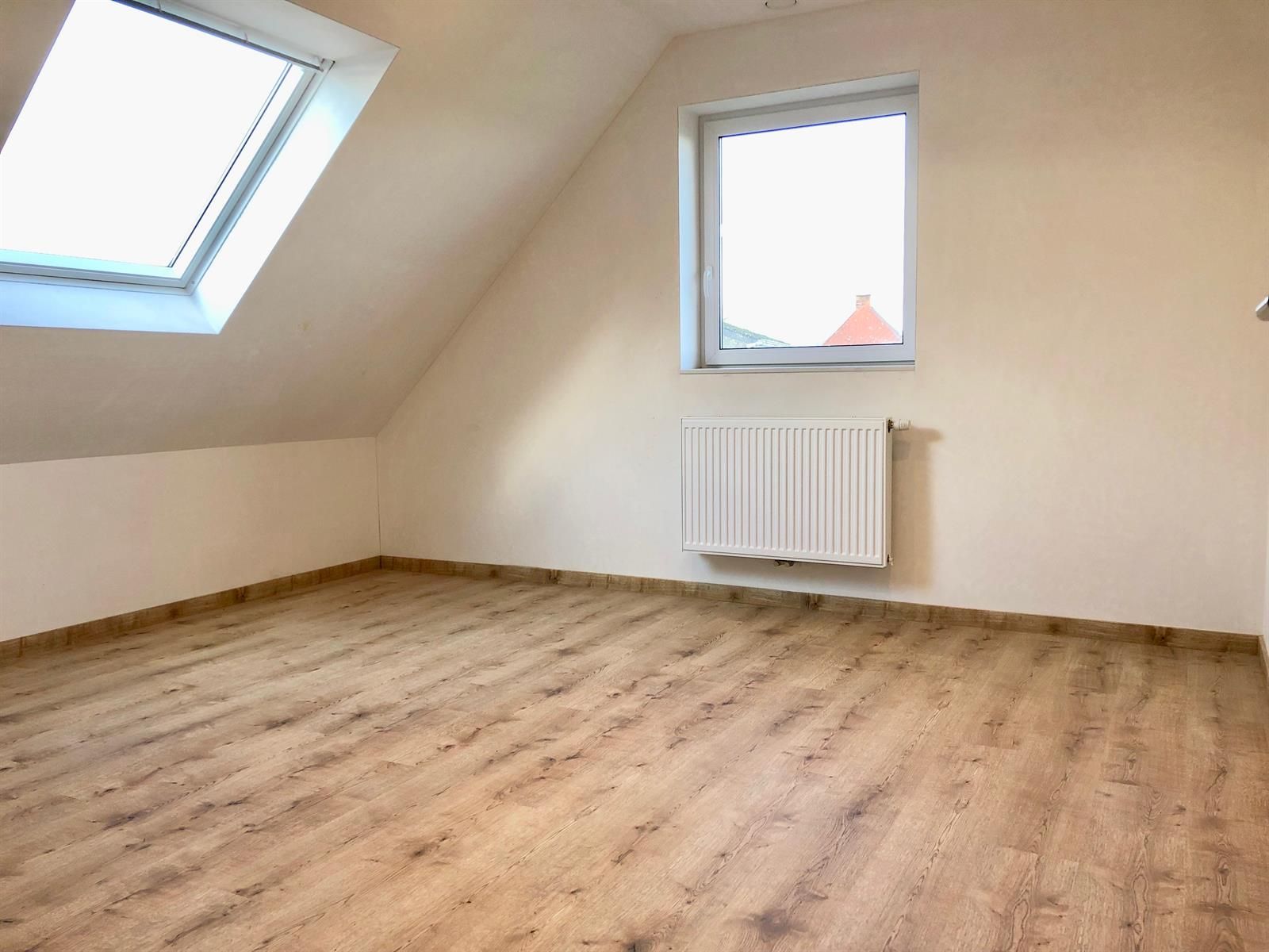 Prachtige nieuwbouwwoning met oprit, garage en tuin foto 14