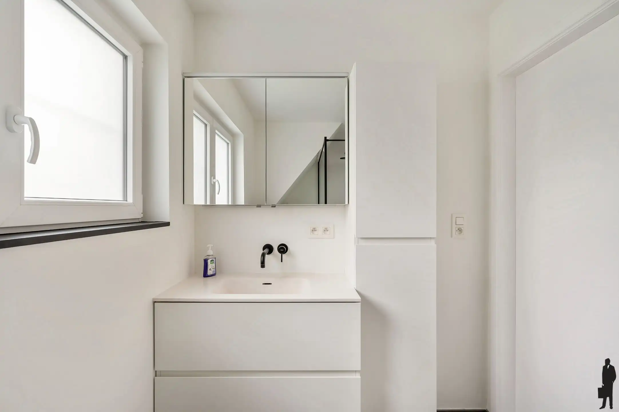 Instapklare vrijstaande woning (op ca. 865m² grond) op absolute toplocatie te Schoten!  foto 13