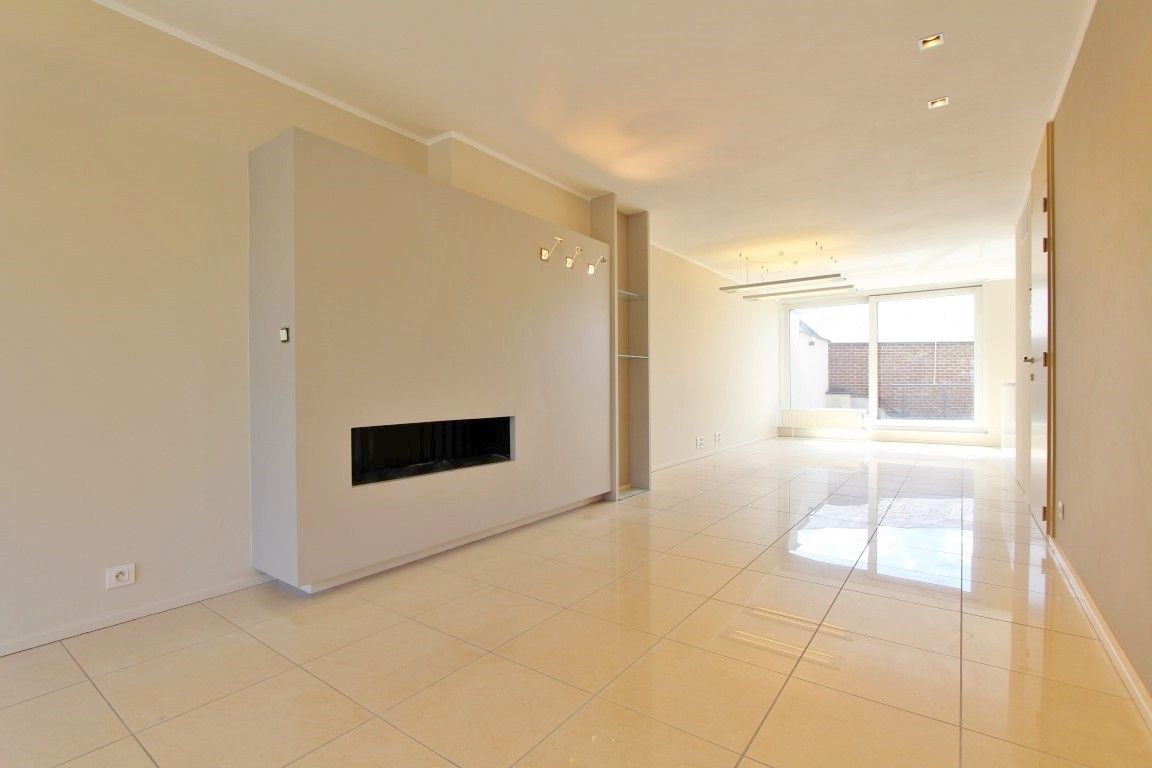 Ruim duplex appartement te huur in het centrum van Sint-Truiden foto 11