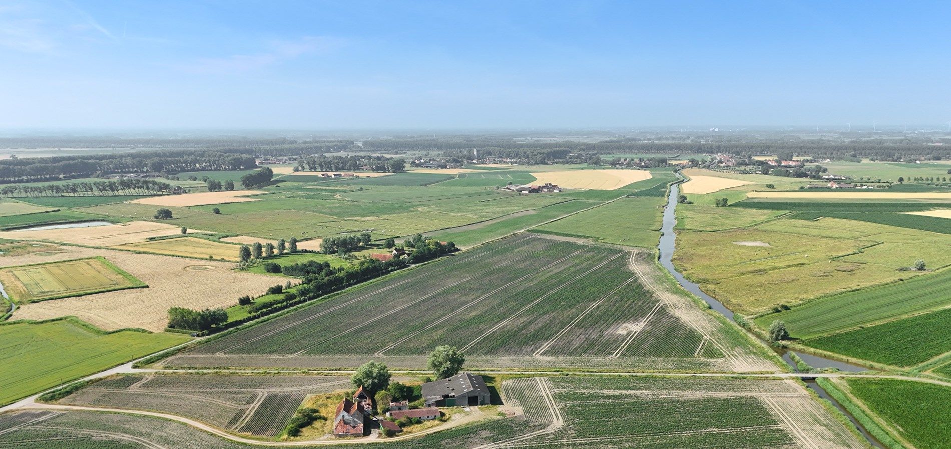 Mooi blok akkerland te Oostkerke. Vrij van gebruik. 10,51 hectare groot. foto 2