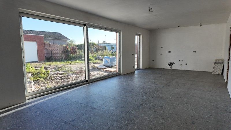 GERENOVEERD APPARTEMENT MET 3 SLPKS EN TUIN TE LANAKEN foto 6