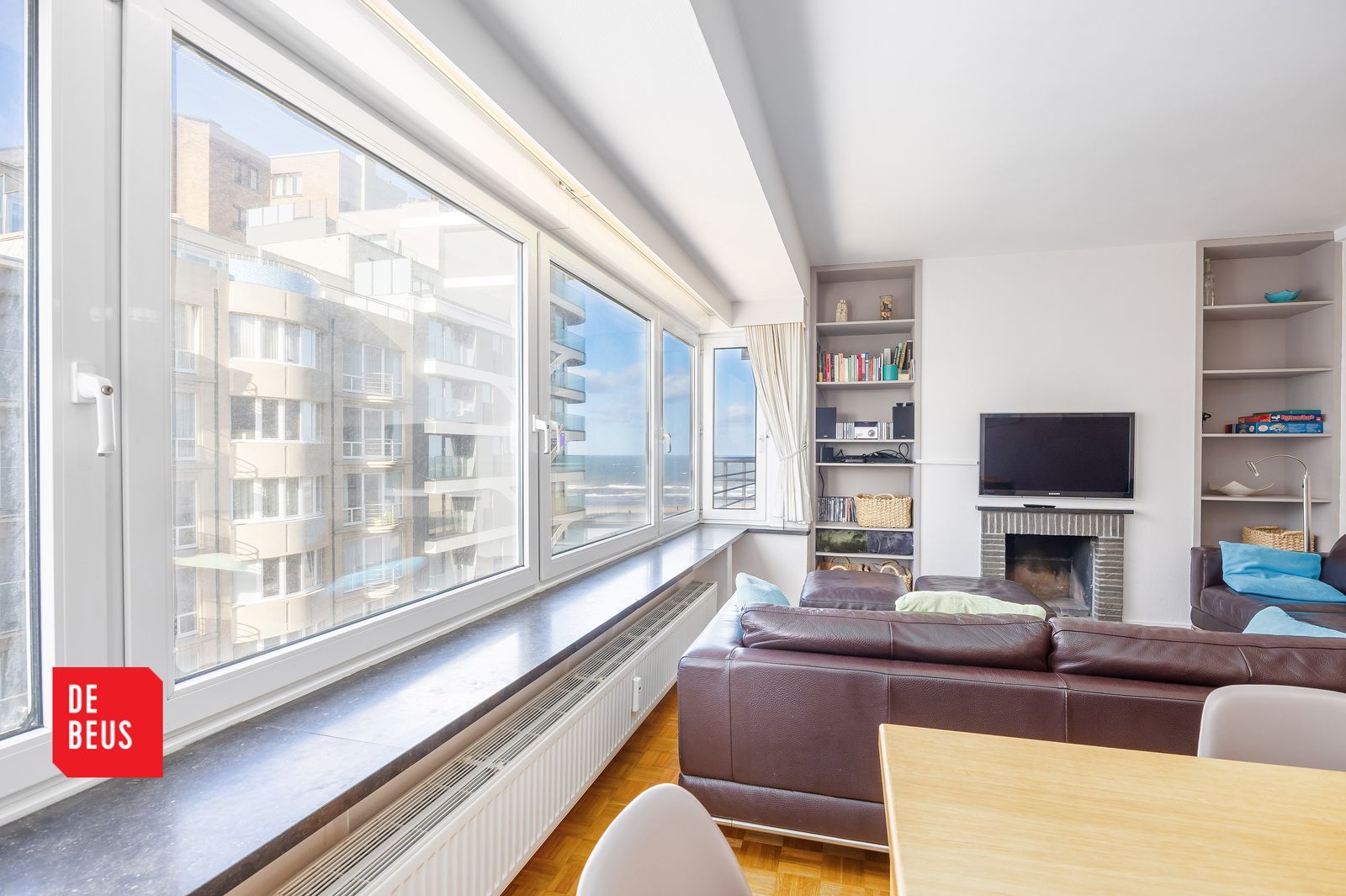 Subliem appartement met lateraal zeezicht en 2 volwaardige slaapkamers in hartje centrum foto {{pictureIndex}}