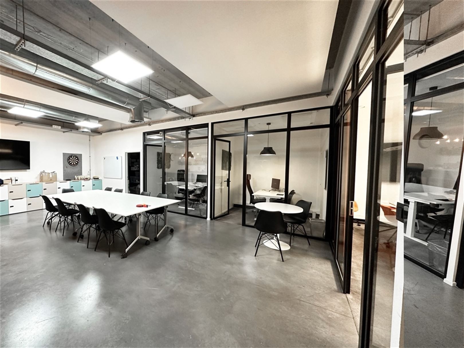 Kantoorcomplex aan de stadsrand van Leuven foto 6