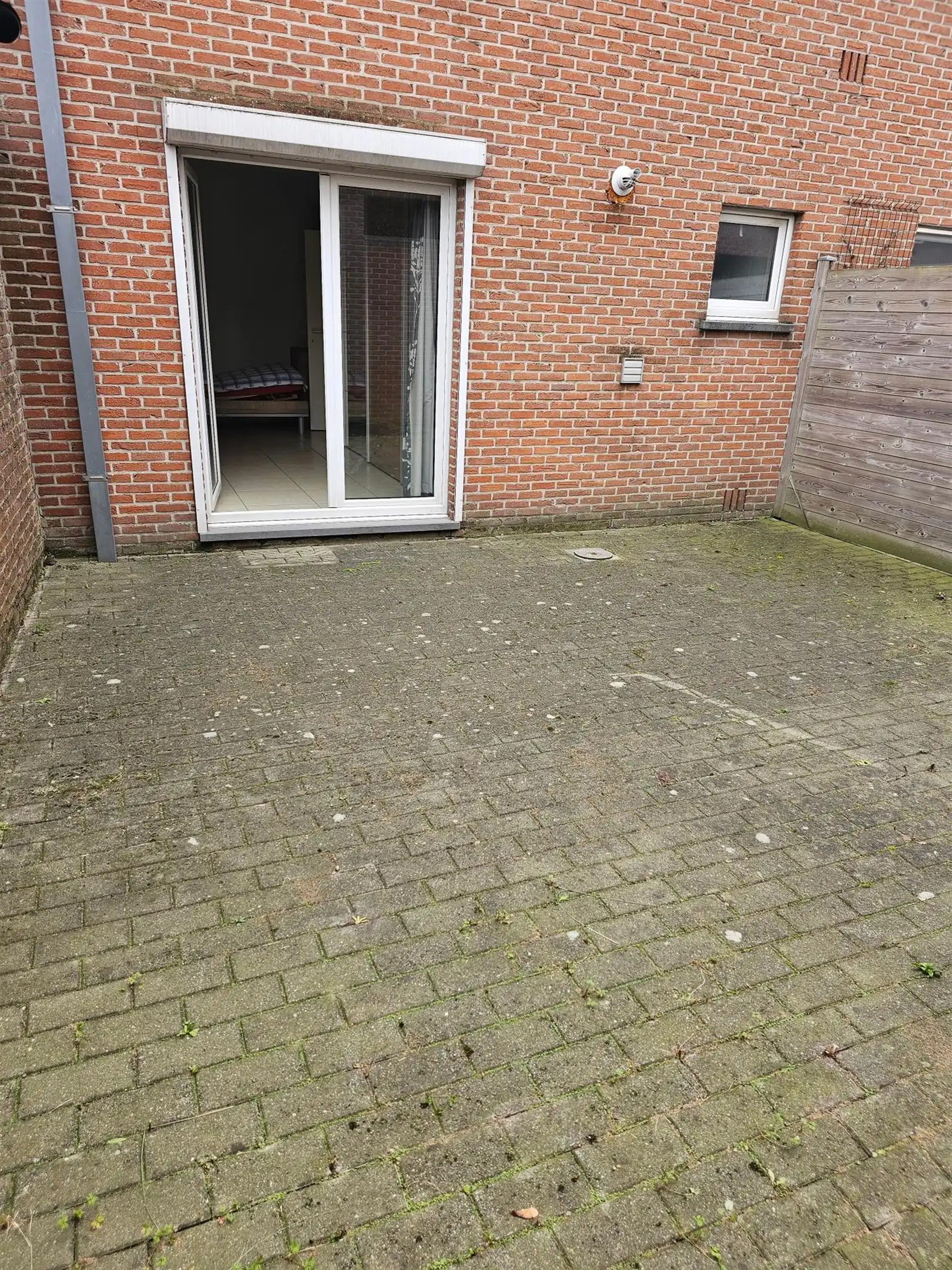 Gezellig gelijkvloers appartement met groot terras en één slaapkamer. foto 10