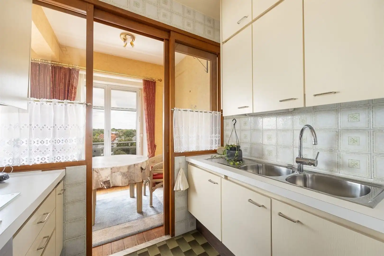 Centraal gelegen appartement met 2 slaapkamers. foto 8