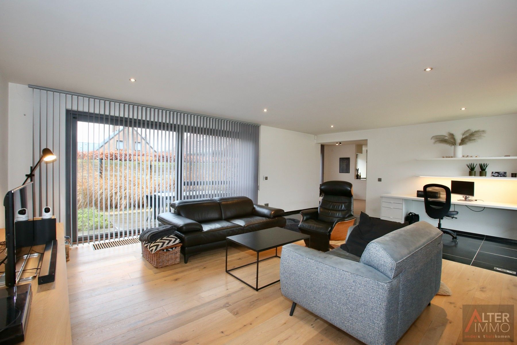 VERKOCHT! Instapklaar, gerenoveerd landhuis (205m2 NBO) met 3 slaapkamers, inpandige garage, zonnepanelen en een uitstekend EPC op een perceel van 8a 16ca - uitstekende ligging vlakbij Zolder centrum. foto 9