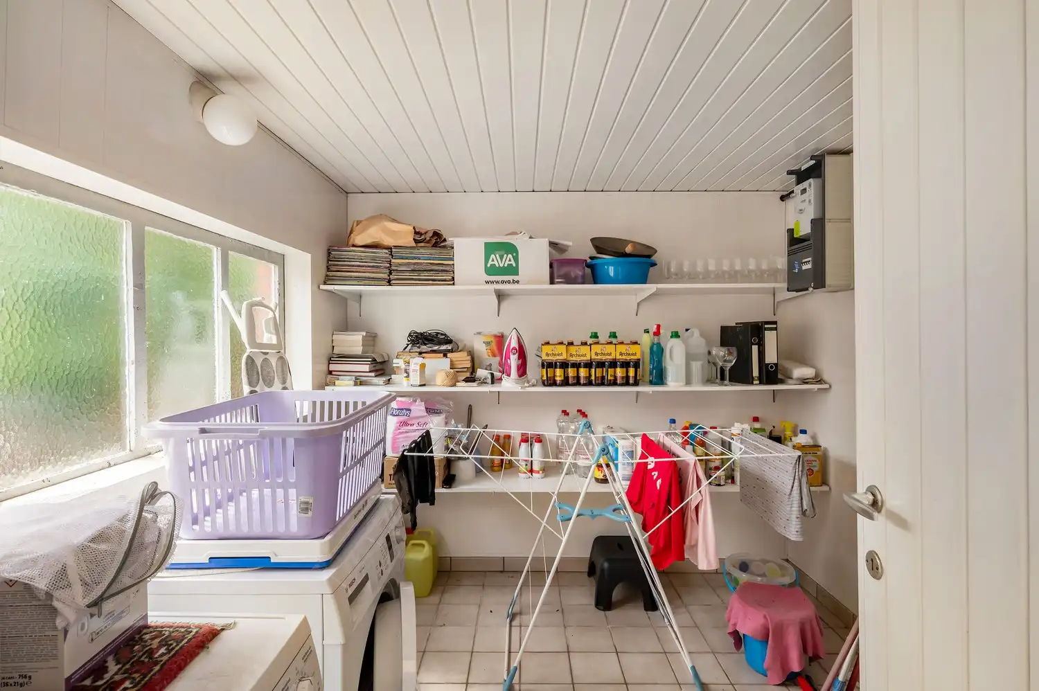 TE RENOVEREN WONING OP GOEDE LOCATIE + MAGAZIJN foto 14