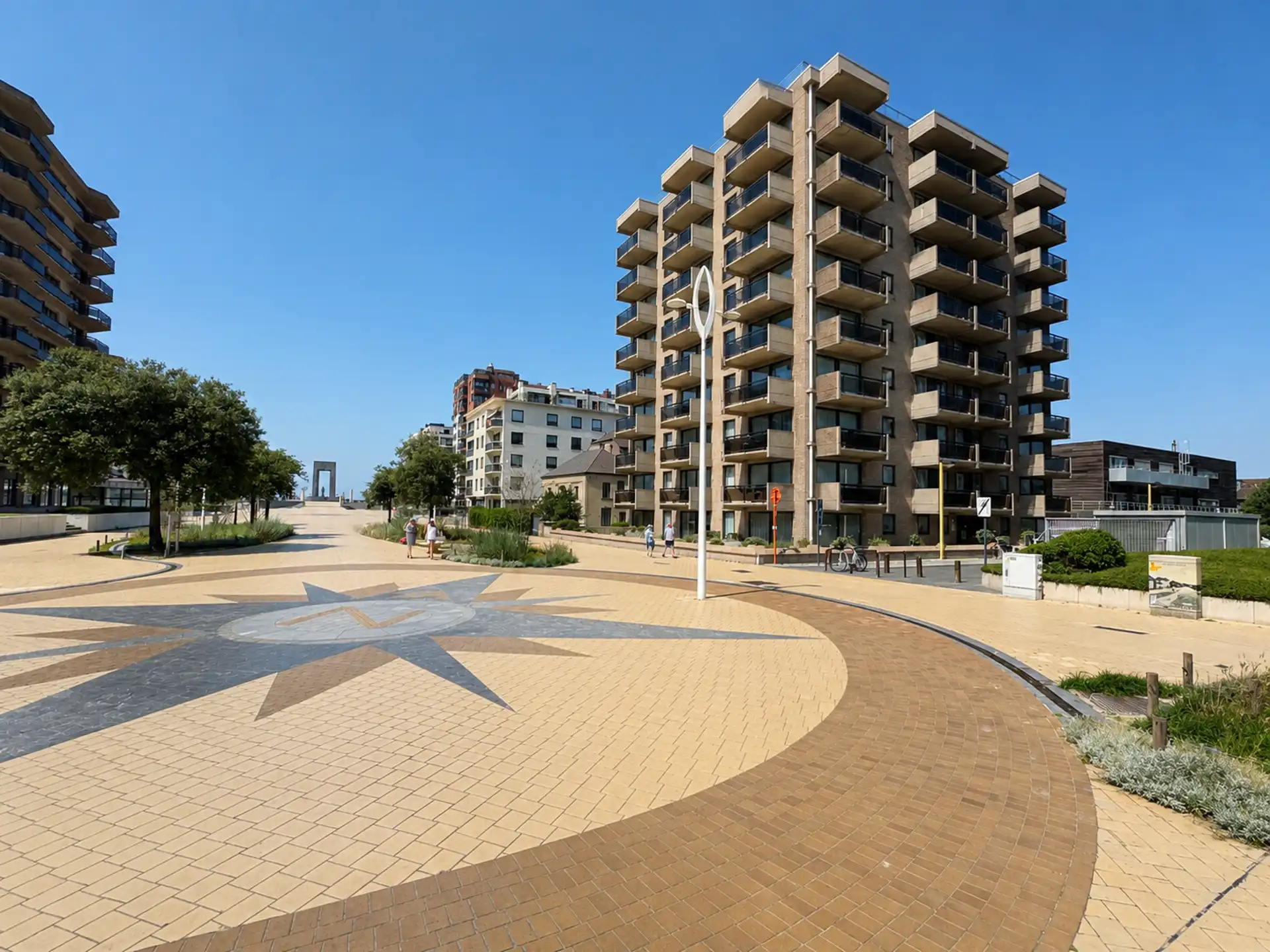 "Instapklaar appartement + garagebox vlak bij zee" foto {{pictureIndex}}