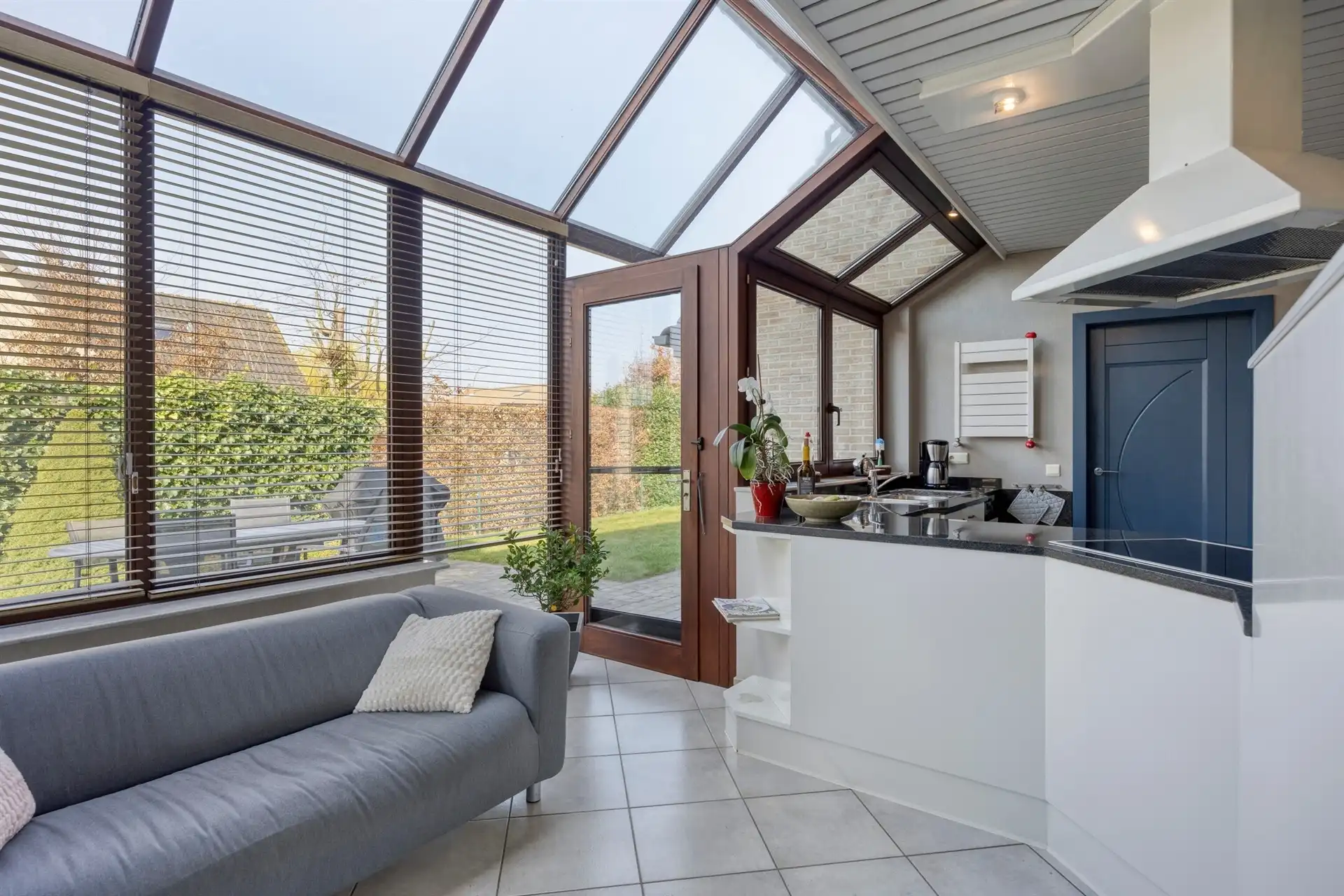 Villa in doodlopende straat foto 9