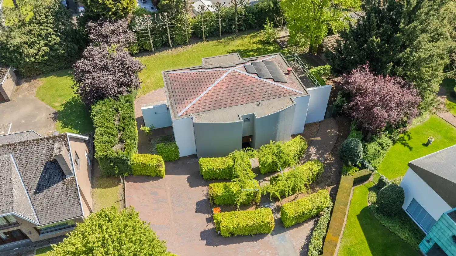 Moderne villa met ruime leefruimte, 4 slaapkamers en 2 badkamers op 13 are in gegeerde buurt Neerharen- Lanaken foto 2