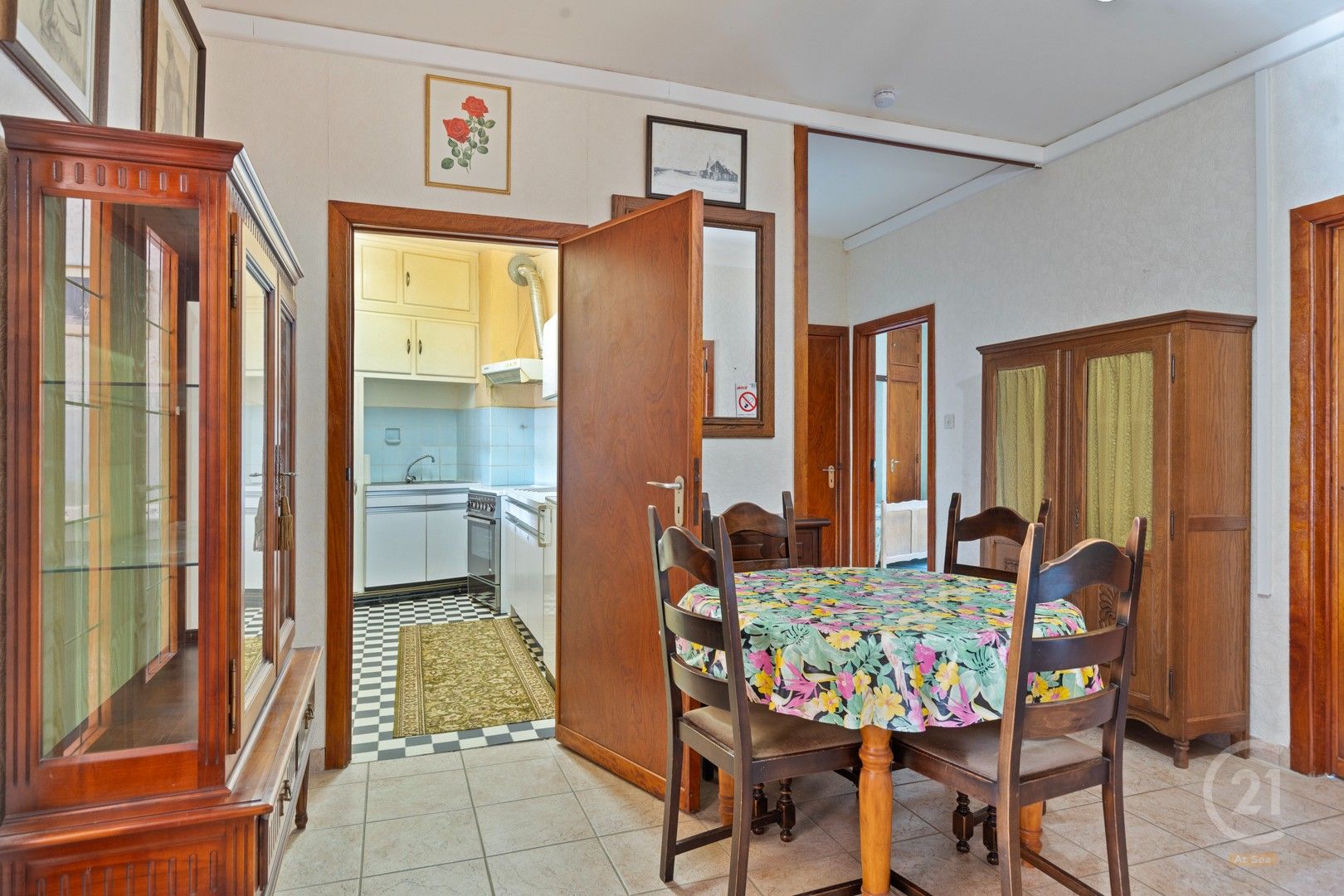 Te Renoveren Appartement in Westende – 3 Slaapkamers foto 2