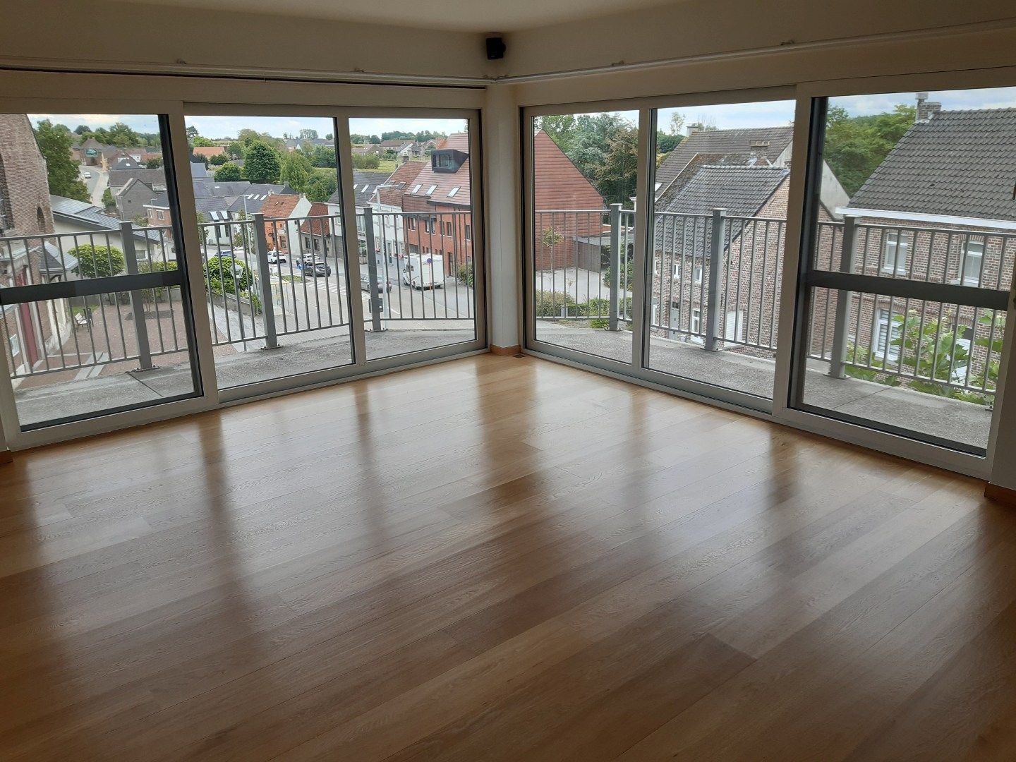 Exceptioneel appartement in hartje Dikkelvenne. foto 2