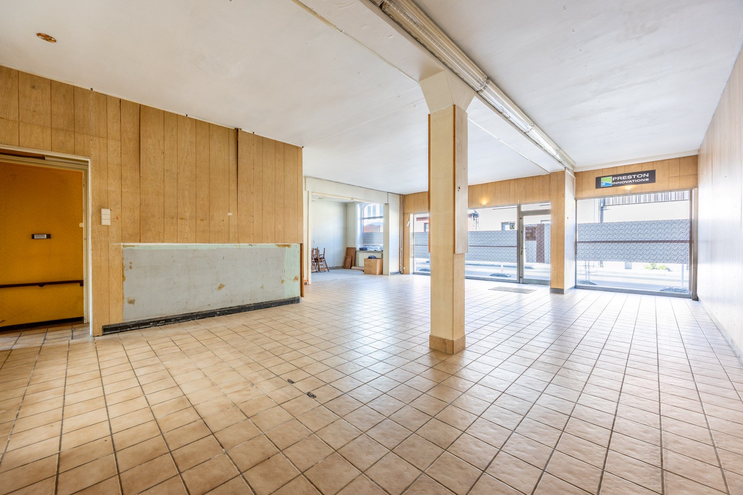 Gebouw voor gemengd gebruik met atelier op 568 m² foto 4