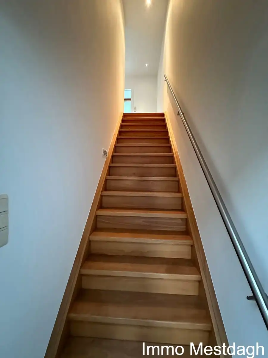 Gerenoveerde instapklare woning met tuin & terras & garages foto 21