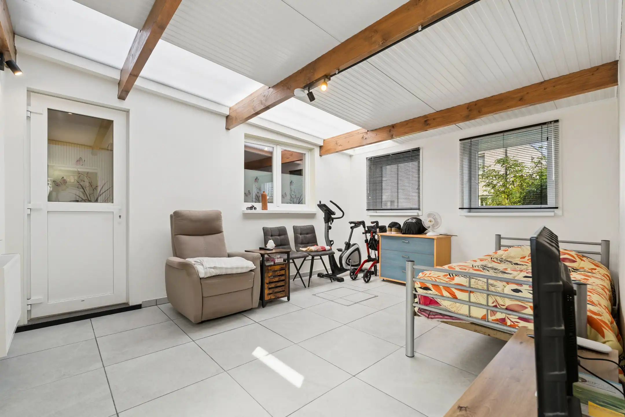 Instapklare gezinswoning met aparte woonruimte/zorgwoning foto 8