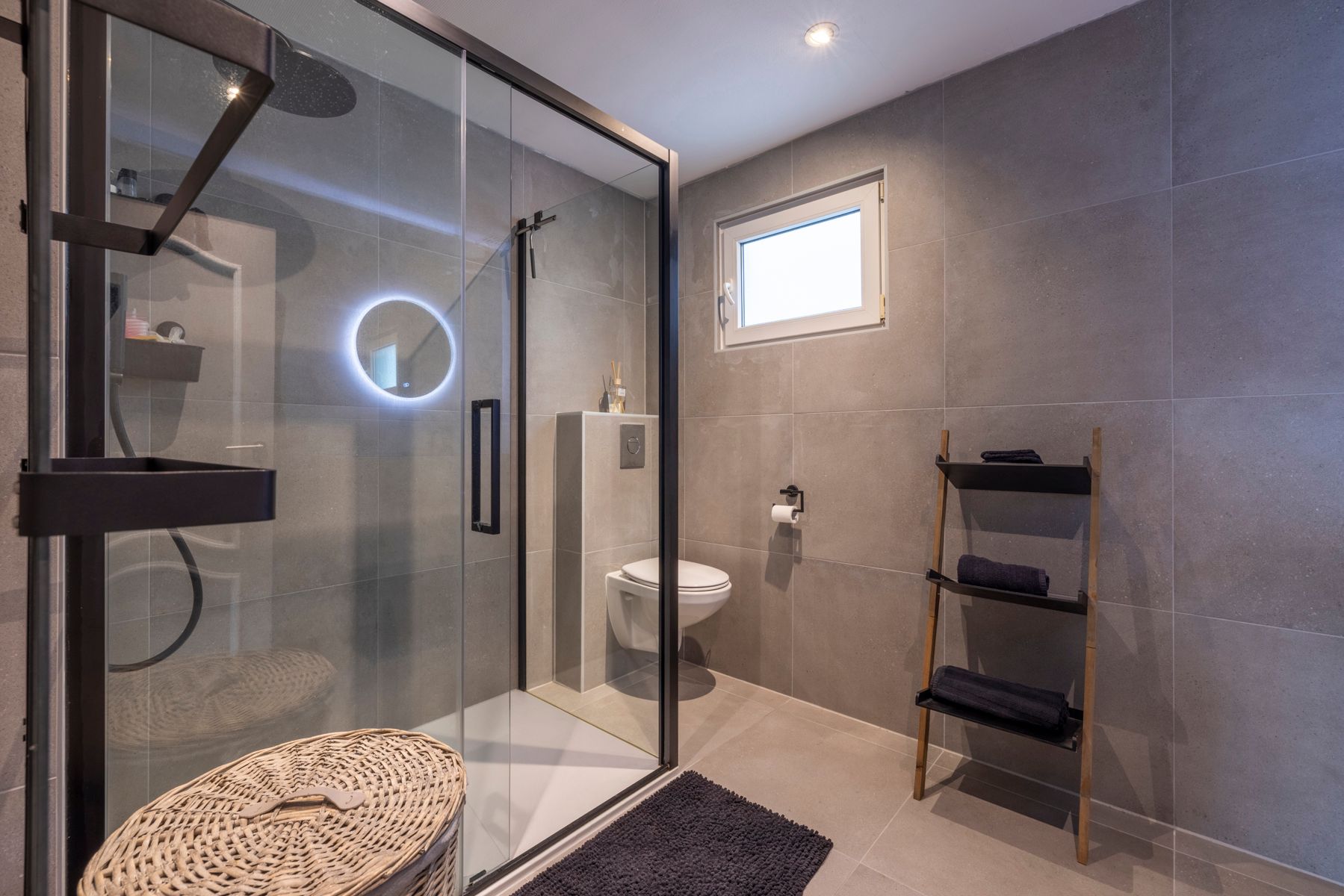 Woning met 2 slaapkamers, bureau en garage te koop! foto 11