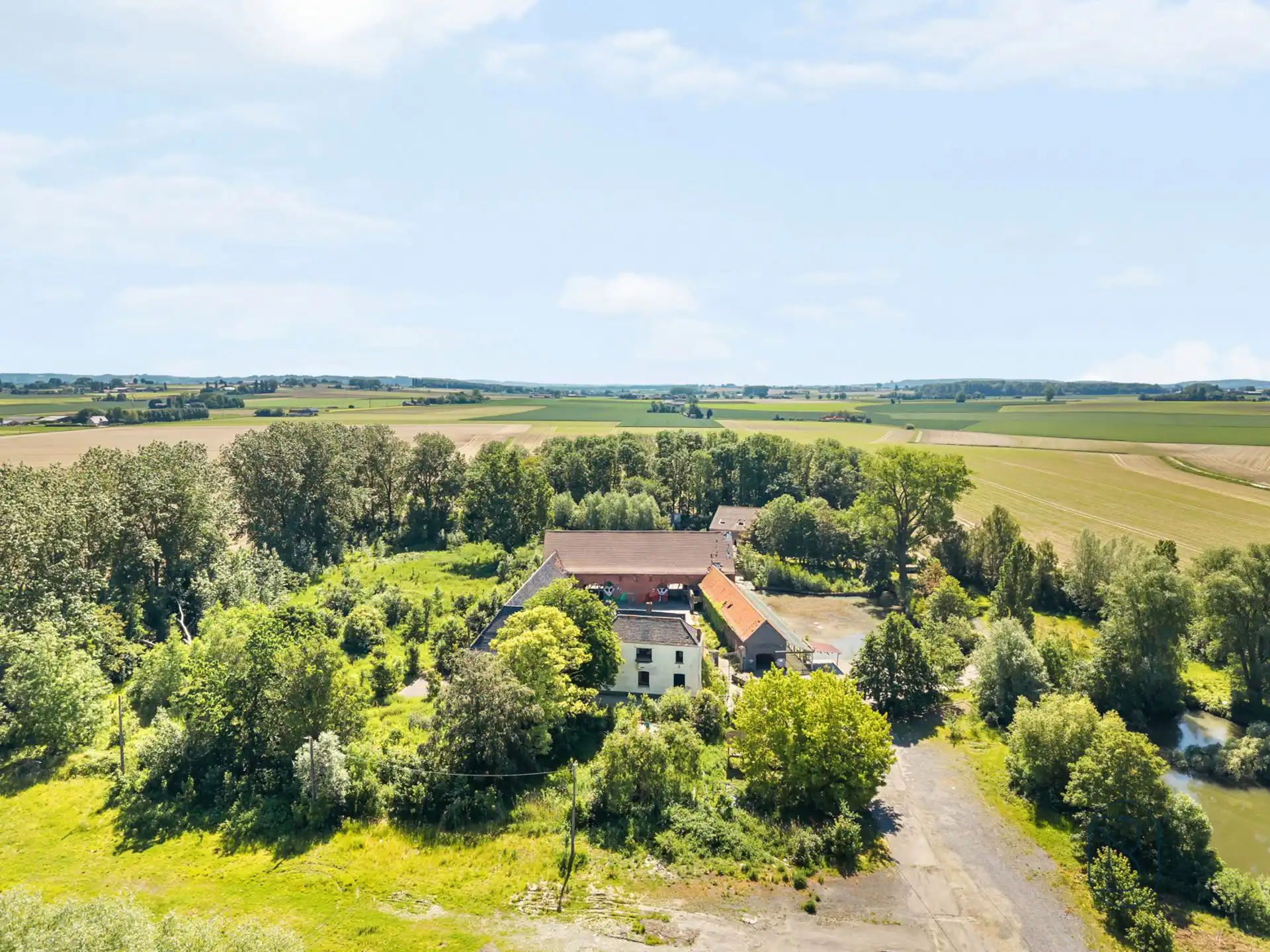 Prachtige vierkantshoeve met uitbatingspotentieel! foto 16