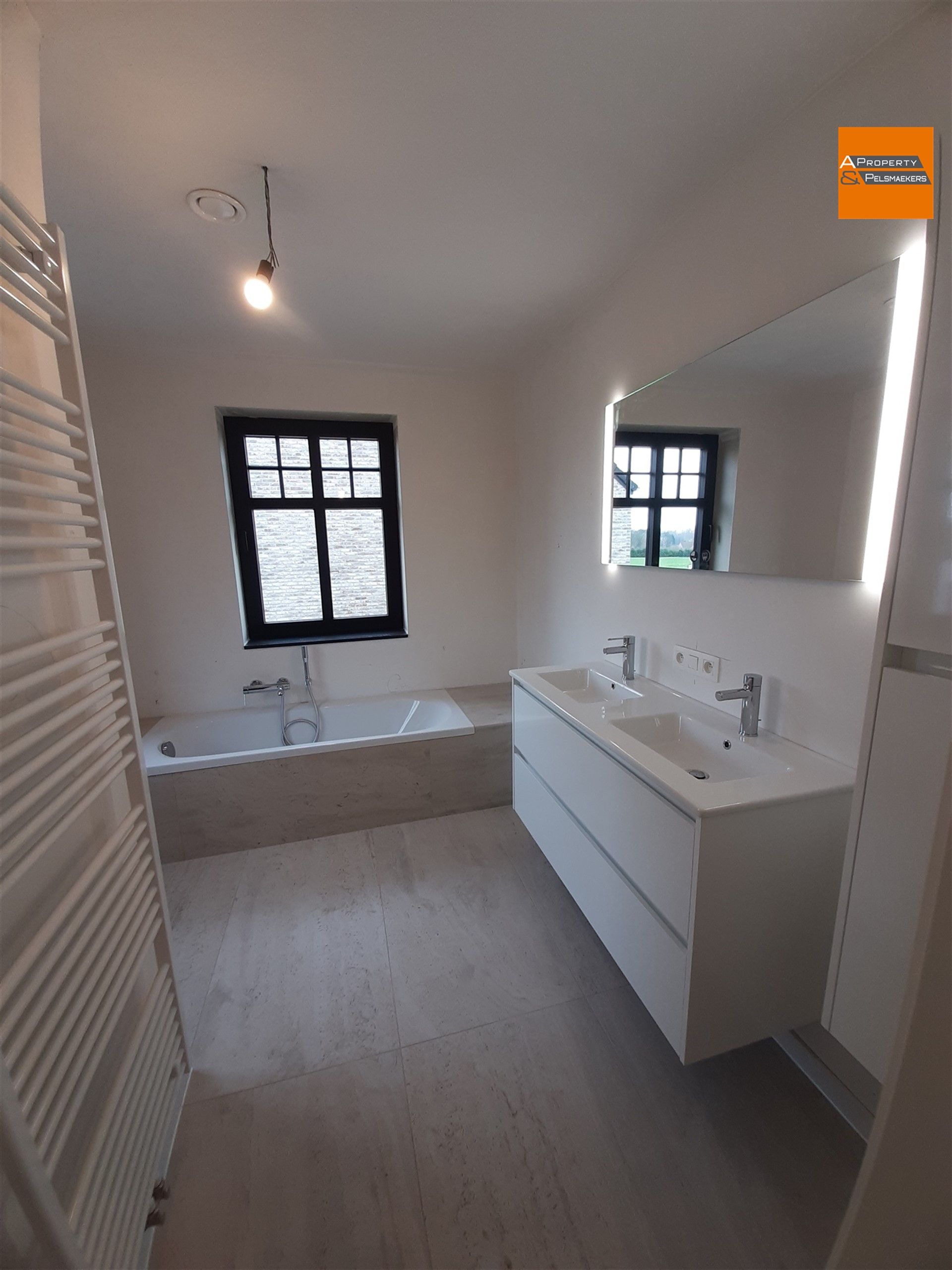 Nieuwbouwwoning met 4 slaapkamers foto 21