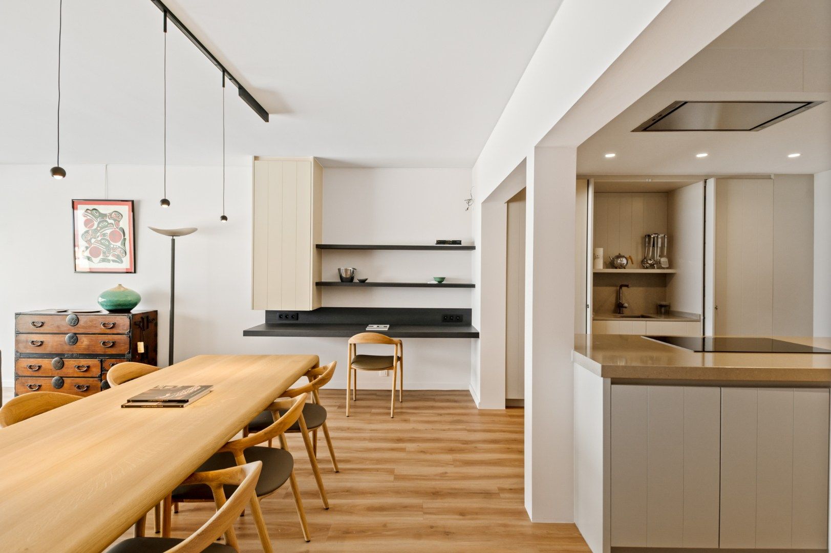 Gemeubeld appartement, in de gerenommeerde residentie “Globe”, prachtig gelegen op de Zeedijk in het Zoute foto 3