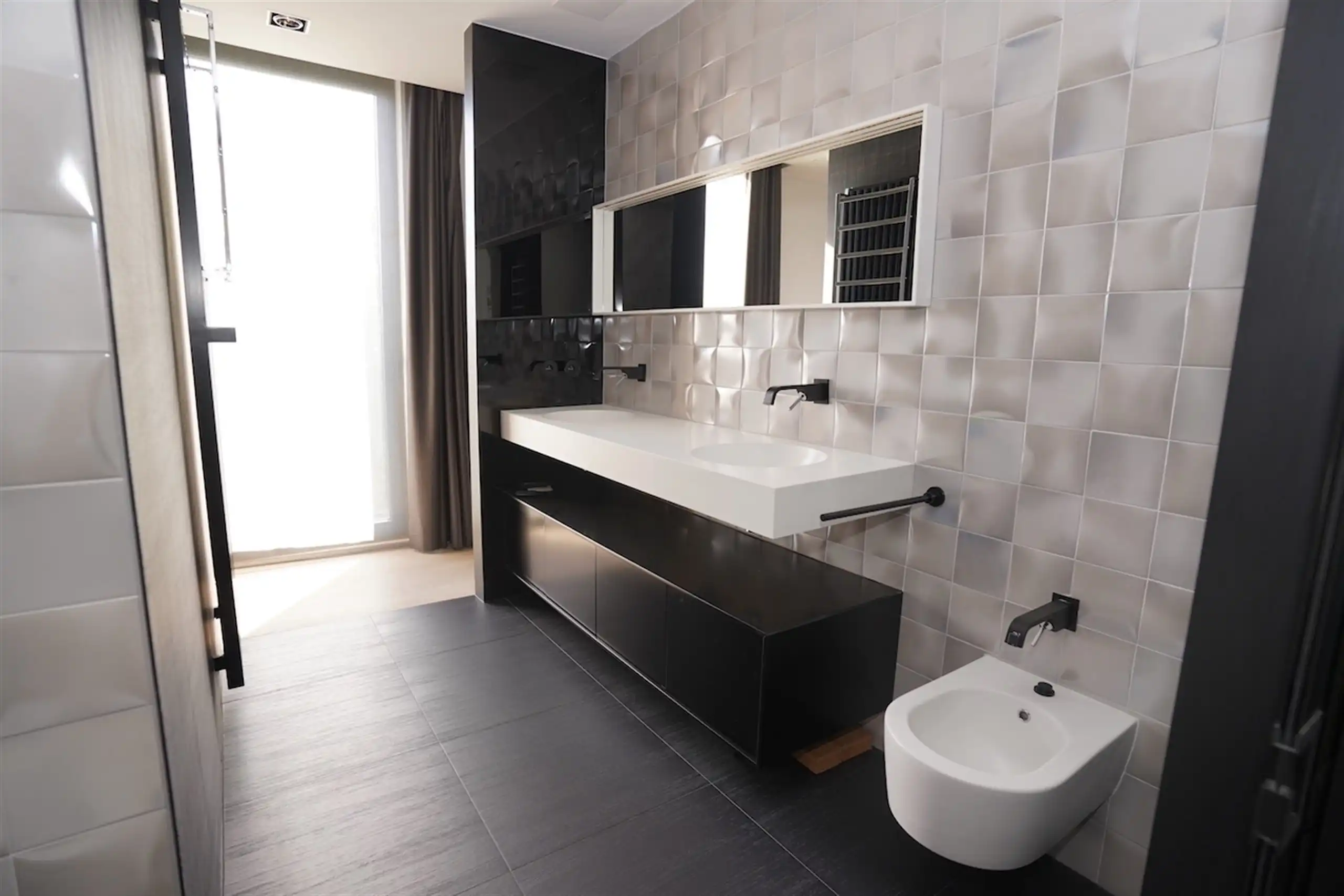 Exclusief Wonen: Luxepenthouse met Zwembadtoegang & 3 Slaapkamers! foto 17