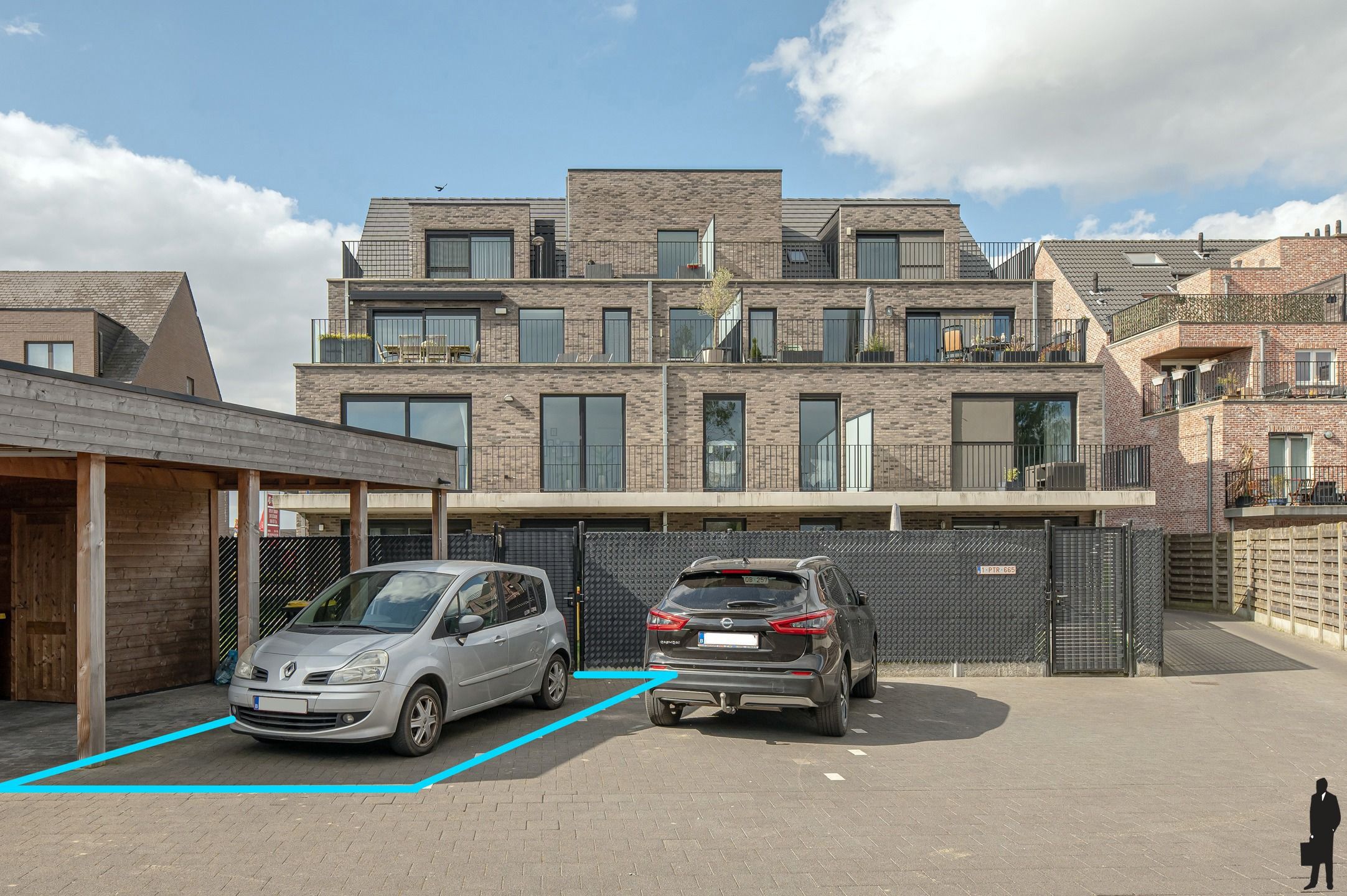 Gelijkvloers appartement met tuin en parkeergelegenheden foto 2