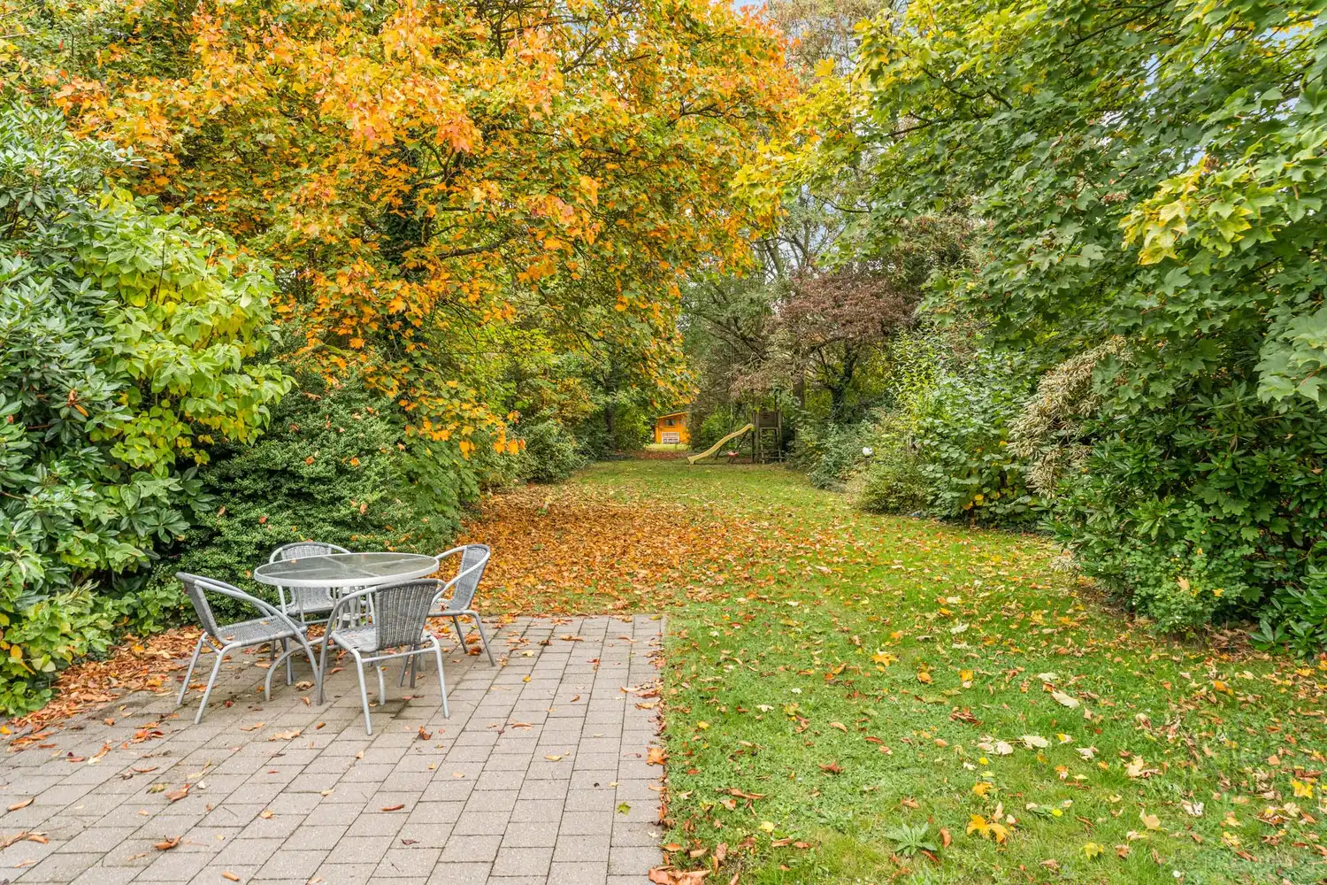 Pand met vergunde praktijkruimte, woonst, garage en carport in Opglabbeek foto 29