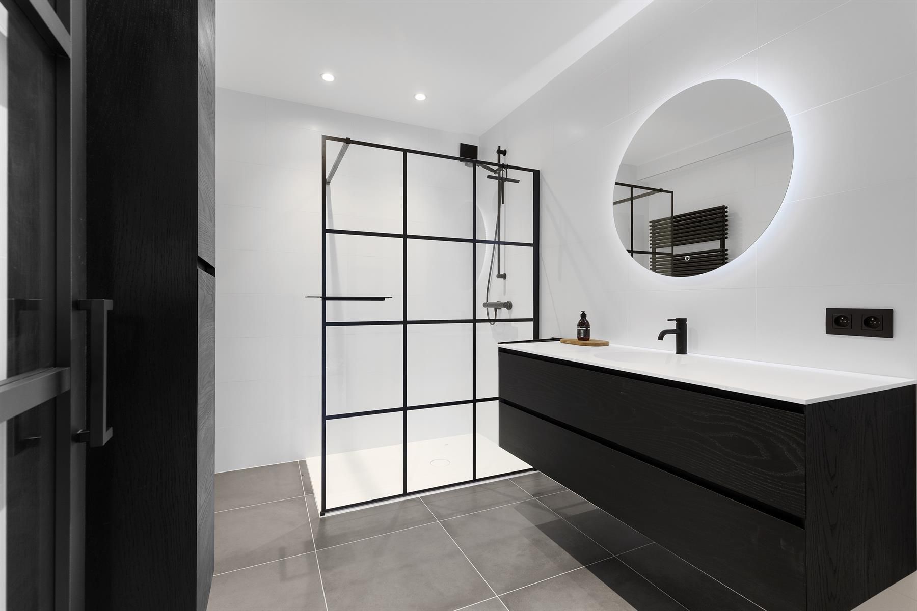 Hoogwaardig gerenoveerd appartement op centrale ligging foto 4