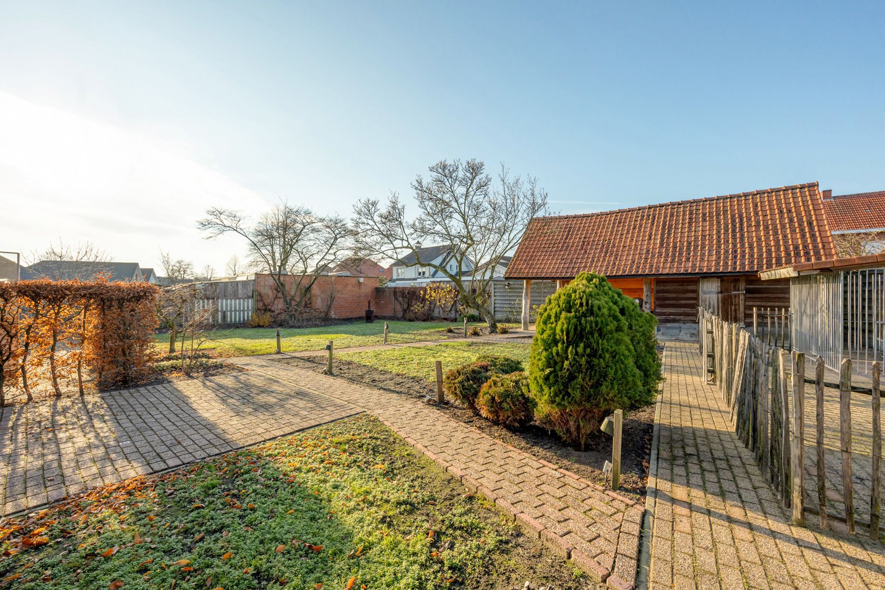 Handelspand (voorheen restaurant) met bovengelegen woonst op een perceel van 2.128 m². foto 28