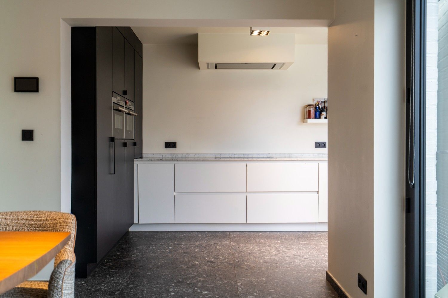 Modern, warm en instapklaar foto 7