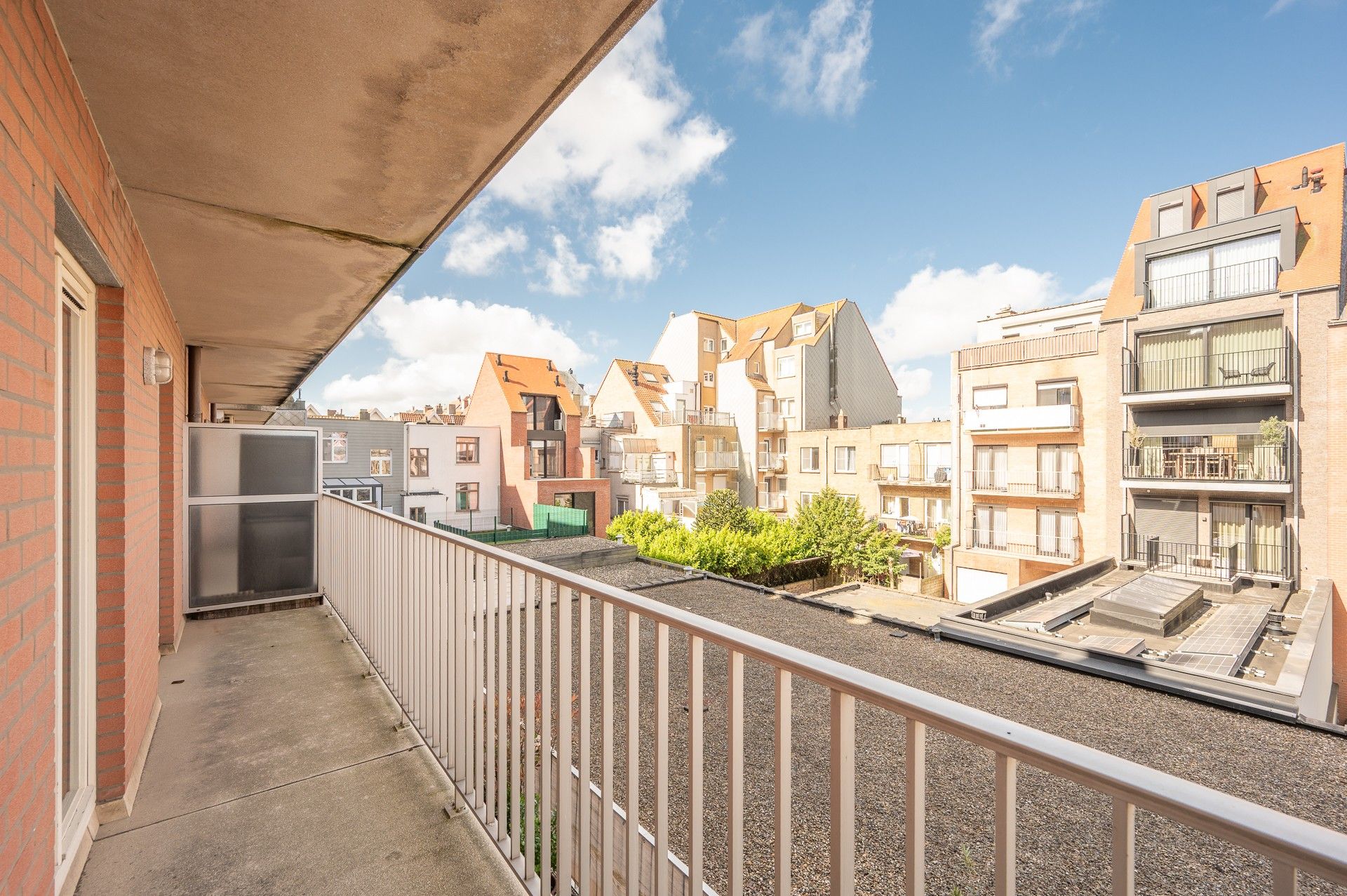 Gemeubeld: gezellig appartement vlakbij de Lippenslaan! foto 12