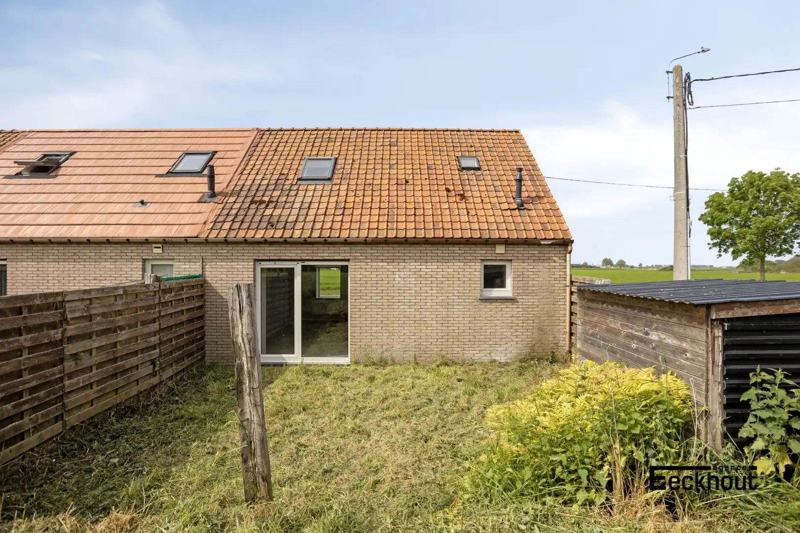Charmant huisje op ruim perceel met uitbreidingsmogelijkheden! foto 4