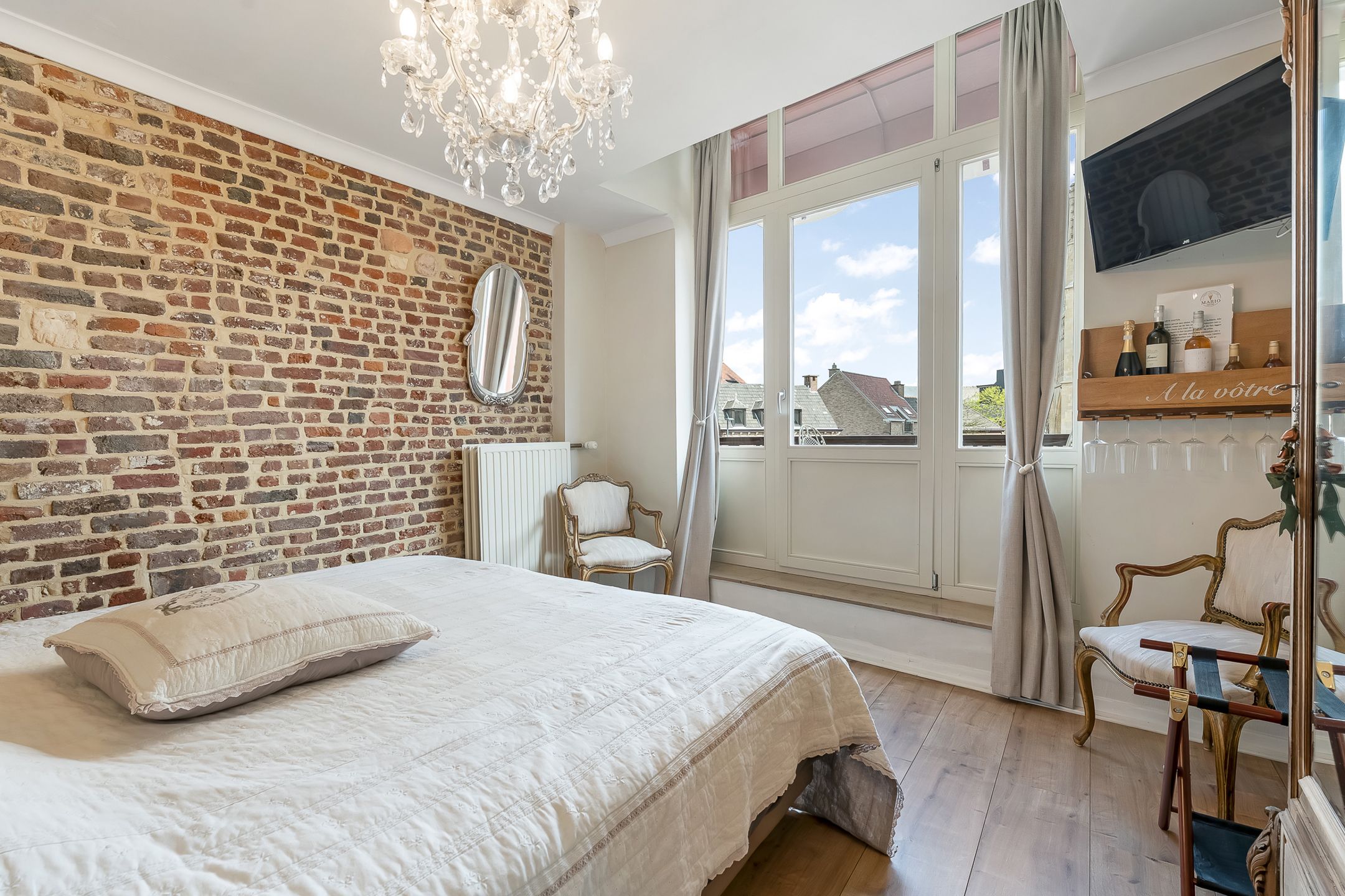 Karaktervol handelspand met gerenommeerd ijssalon en B&B foto 13