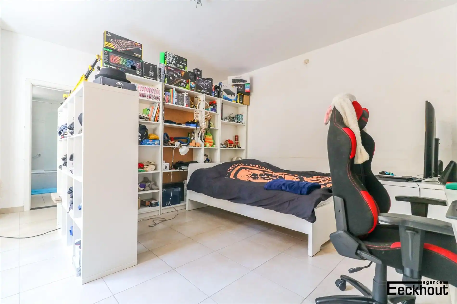 Gelijkvloersappartement met mooie zongerichte koer ! foto 10