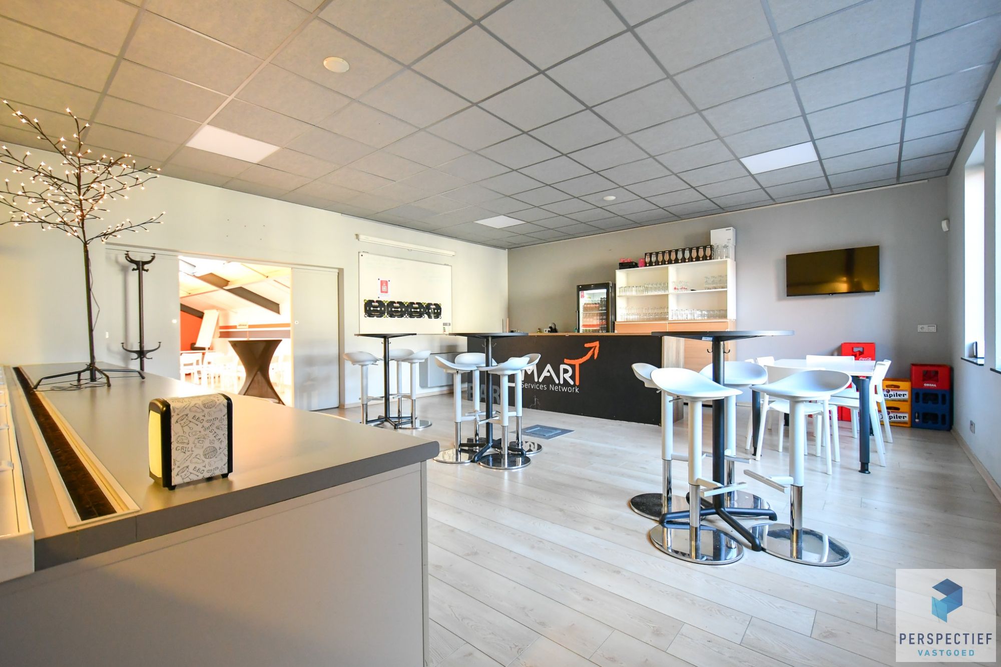 BEDRIJFSGEBOUW met PRIVE PARKING (min.15 wagens) - 11 KANTOORRUIMTES - BRUIKBARE OPP 685m² foto 22