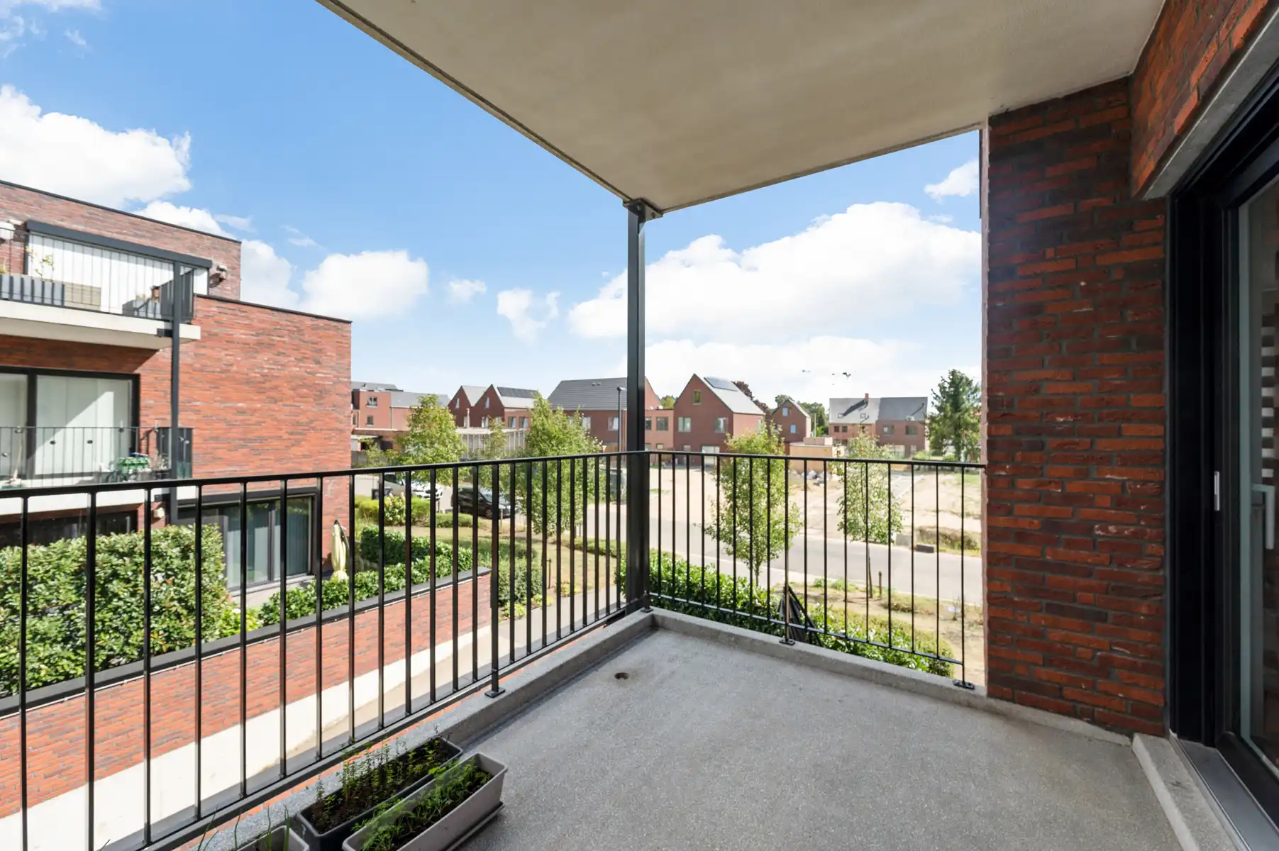 Modern appartement met terras in een doodlopende straat foto 9